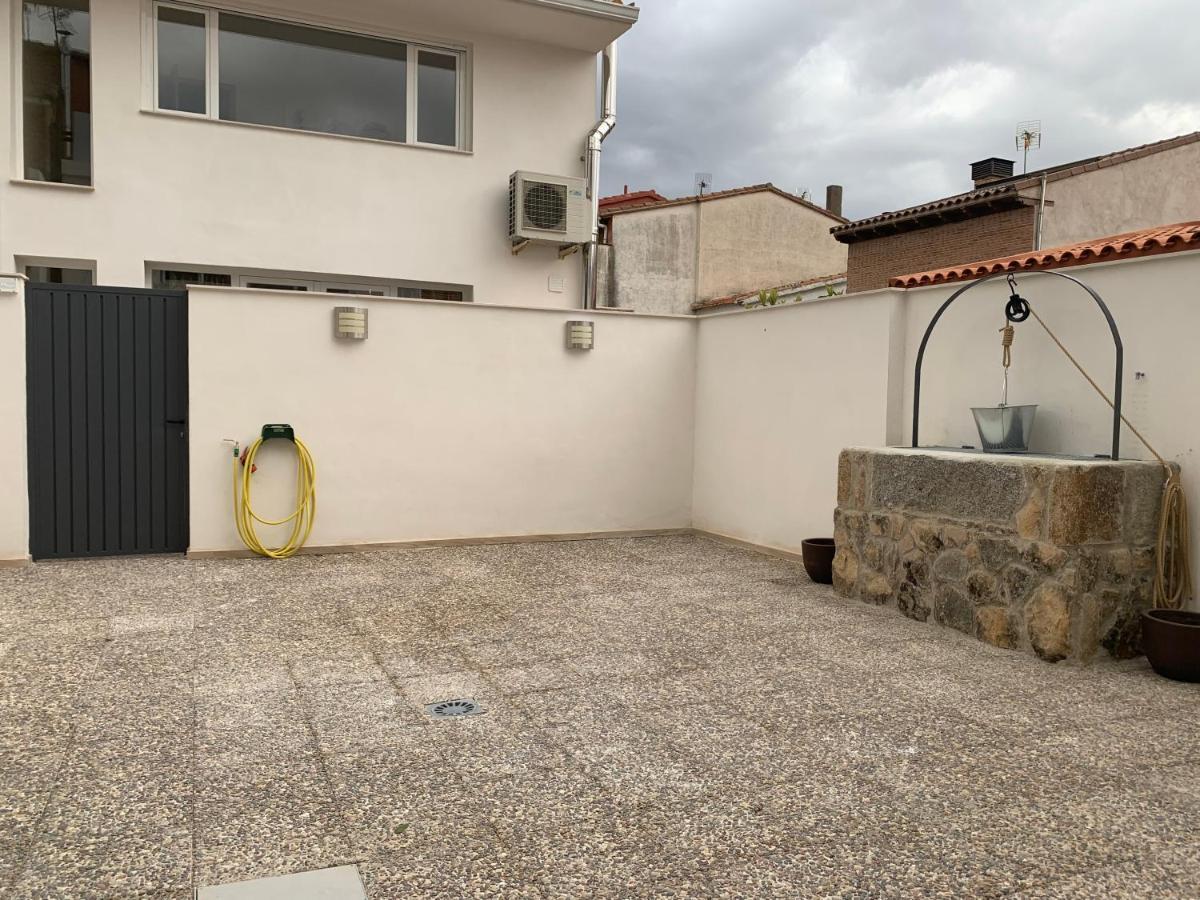 Apartamento Acogedora Casa con Patio en El Tiemblo  Exterior foto